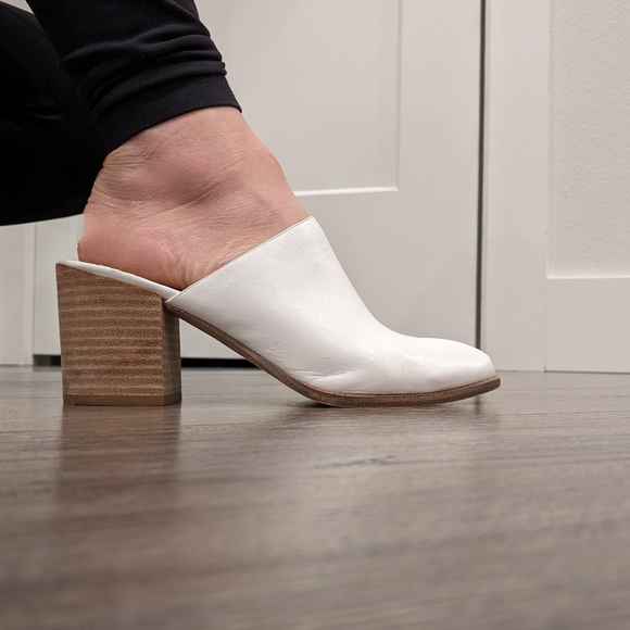 White heeled pointy toe mules size 7 - Picture 4 of 4